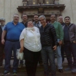 Turismo incentivo. Grupo de hombres empleados de Siemens de Buenos Aires, septiembre de 2016 delante de la iglesia donde se guarda el Niňo Jesús de Praga
