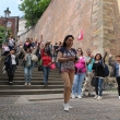 Bajando por la Nueva escalera al Barrio Peque�o con el querido grupo de andinos, fin del abril de 2014